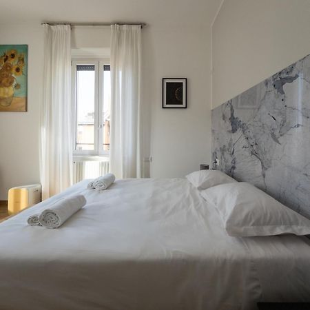 Rrrapido Holy Suites And Rooms - Via Sardegna ميلان المظهر الخارجي الصورة