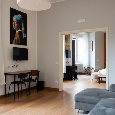 Rrrapido Holy Suites And Rooms - Via Sardegna ميلان المظهر الخارجي الصورة