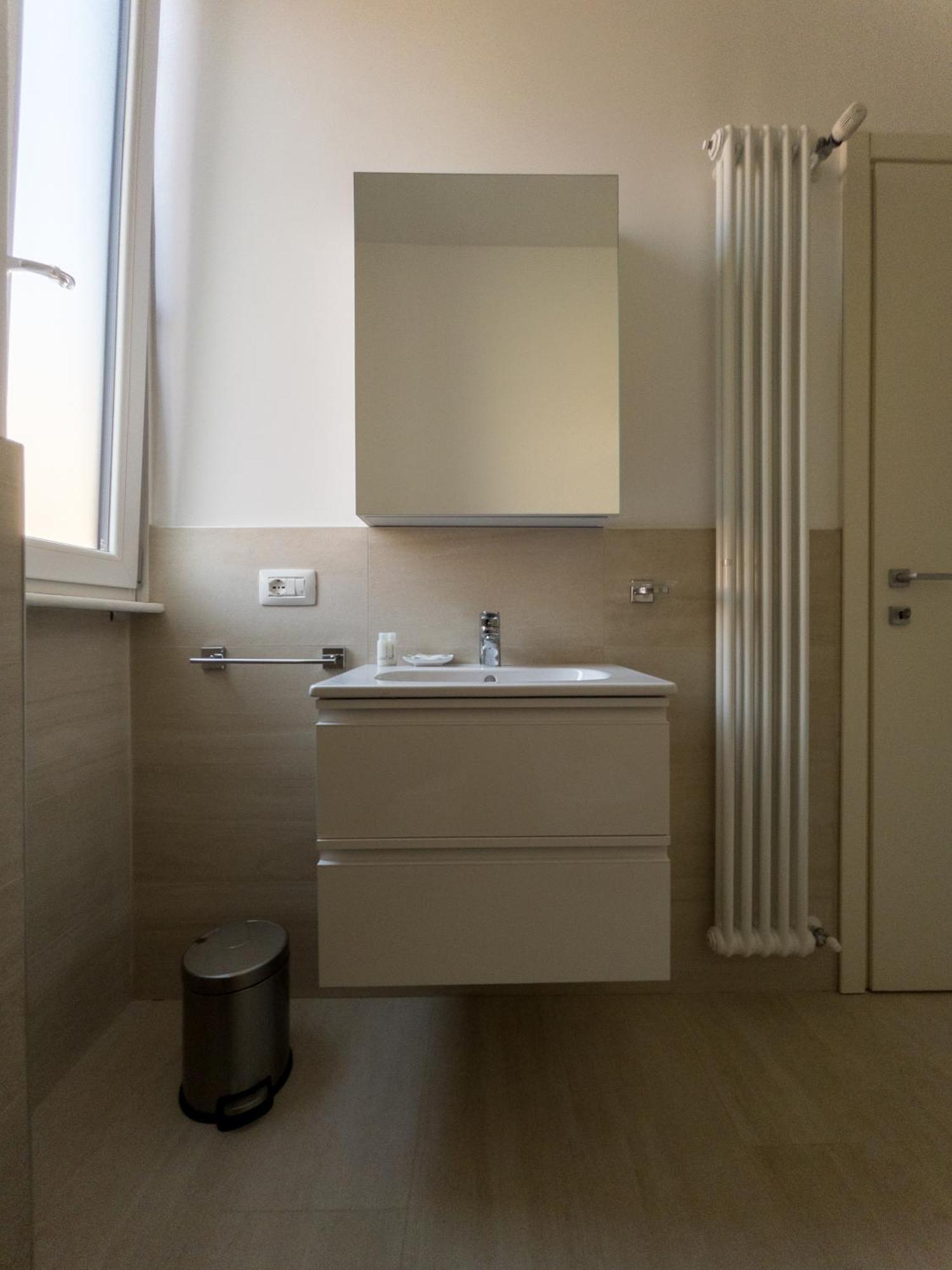 Rrrapido Holy Suites And Rooms - Via Sardegna ميلان المظهر الخارجي الصورة