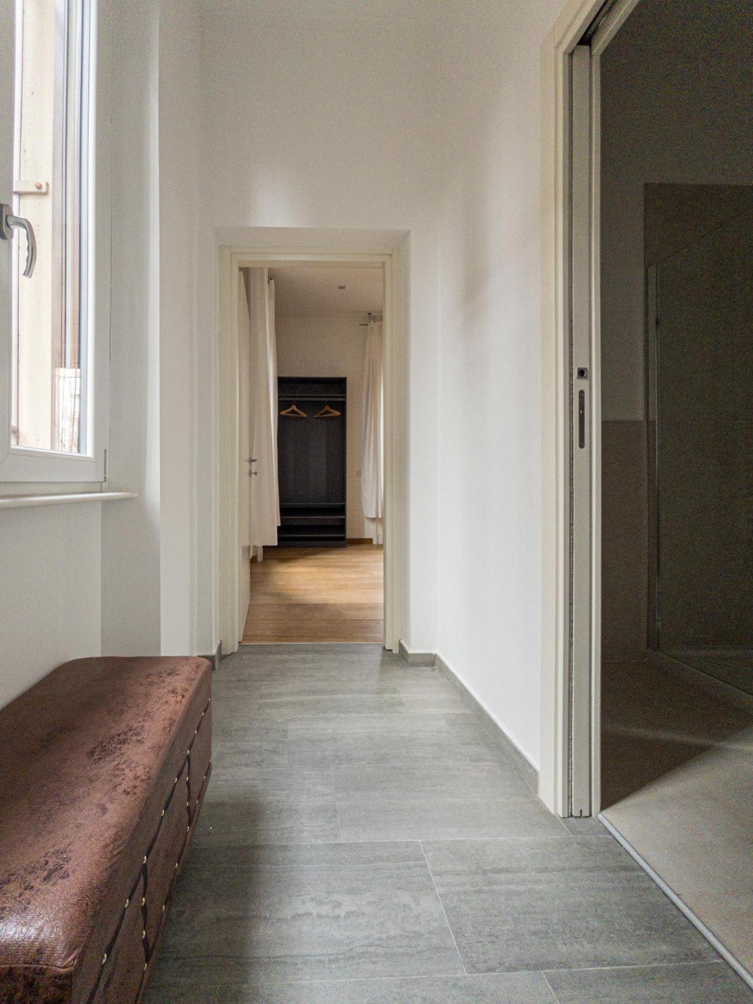 Rrrapido Holy Suites And Rooms - Via Sardegna ميلان المظهر الخارجي الصورة