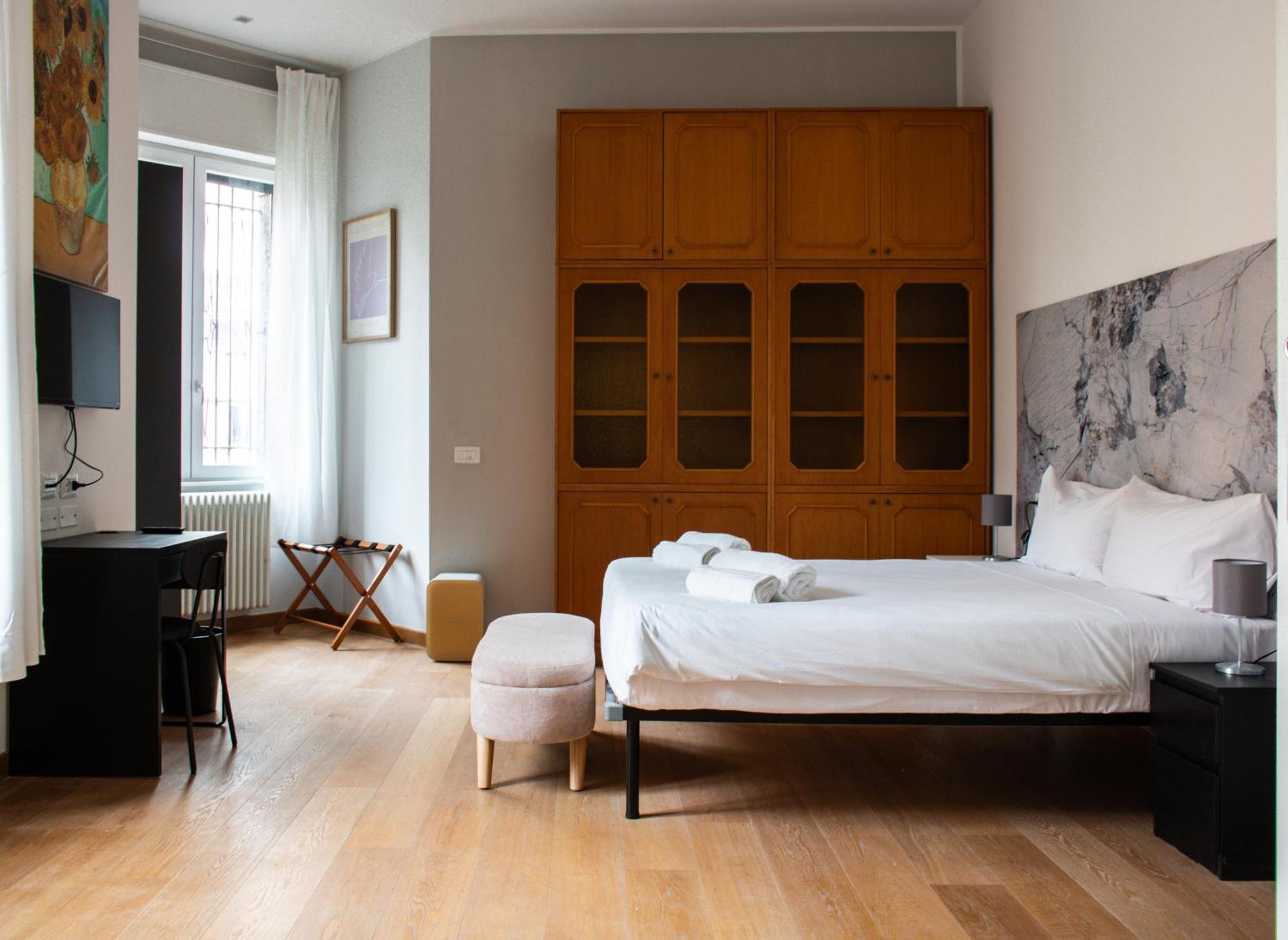 Rrrapido Holy Suites And Rooms - Via Sardegna ميلان المظهر الخارجي الصورة