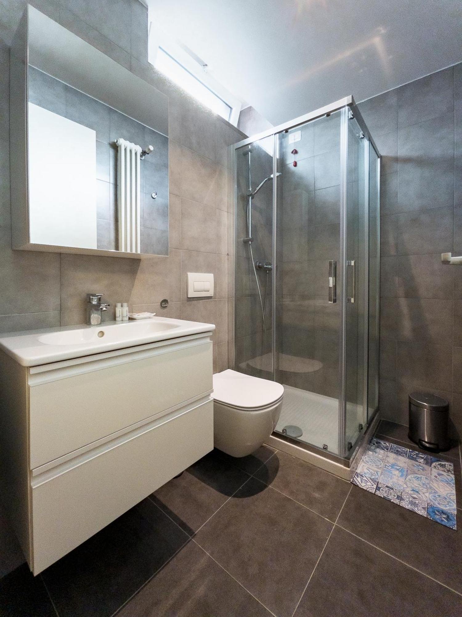 Rrrapido Holy Suites And Rooms - Via Sardegna ميلان المظهر الخارجي الصورة