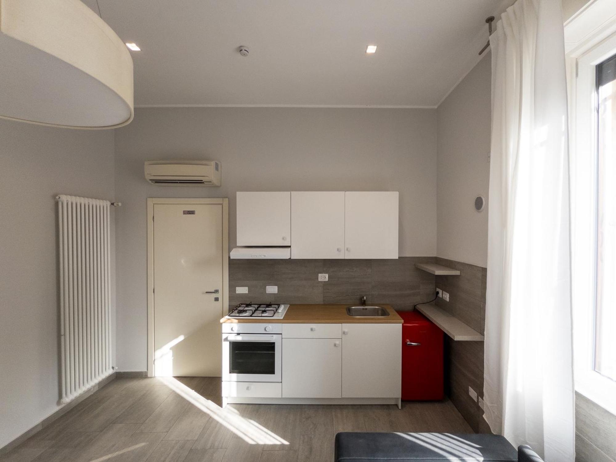 Rrrapido Holy Suites And Rooms - Via Sardegna ميلان المظهر الخارجي الصورة